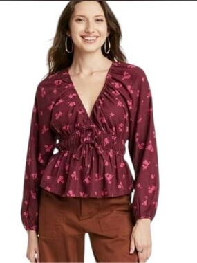 Universal Thread Women’s Deep Burgundy Floral V-Neck Blouse